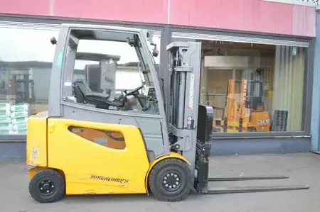4-wiel elektrische heftrucks 2019  Jungheinrich EFG 425 ks Batterie Bj2021 (2)