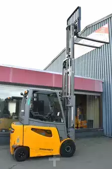 4-wiel elektrische heftrucks 2019  Jungheinrich EFG 425 ks Batterie Bj2021 (3)