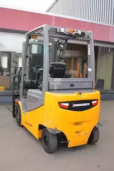 4-wiel elektrische heftrucks 2019  Jungheinrich EFG 425 ks Batterie Bj2021 (5)
