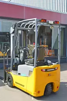Chariots électriques à 3 roues 2019  Jungheinrich EFG 113 (7)