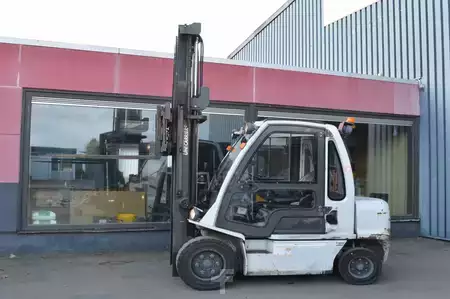 Carrelli elevatori diesel 2016  Unicarriers YG1D2A30Q (3)