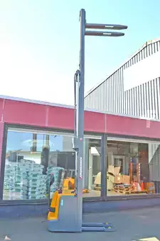 Hochhubwagen 2019  Jungheinrich EJC 216 (3)