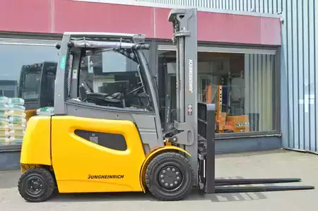 Eléctrico - 4 rodas 2019  Jungheinrich EFG 535k Batterie Baujahr 2024 (1)