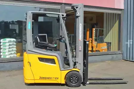 Elektro 3 Rad 2019  Jungheinrich EFG 215 (1)