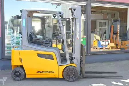 Eléctrico - 4 rodas 2017  Jungheinrich EFG 320 (1)