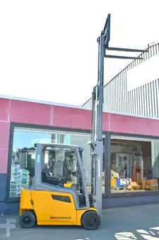 Eléctrico - 4 rodas 2017  Jungheinrich EFG 320 (3)