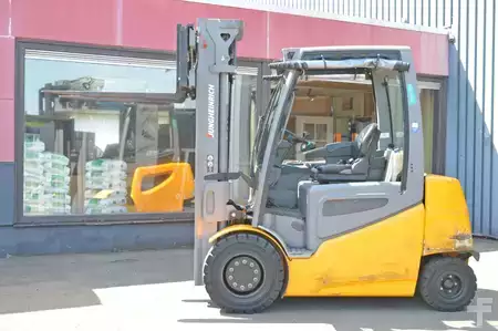 Elektryczne 4-kołowe 2017  Jungheinrich EFG 540ks (4)