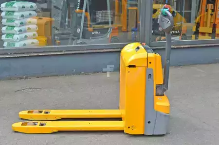 Niederhubwagen 2020  Jungheinrich EJE 114 (1)