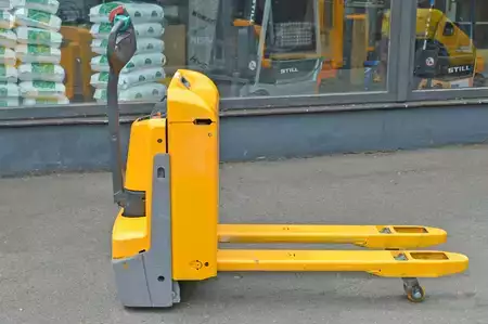 Niederhubwagen 2020  Jungheinrich EJE 114 (2)