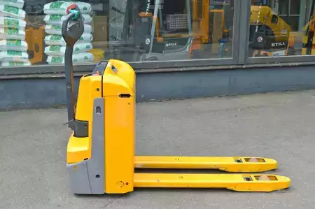 Niederhubwagen 2020  Jungheinrich EJE 114 (3)