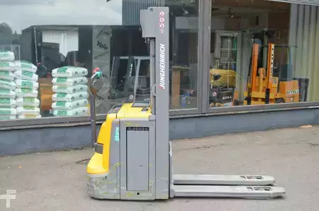 Hochhubwagen 2021  Jungheinrich EJC 214z (1)