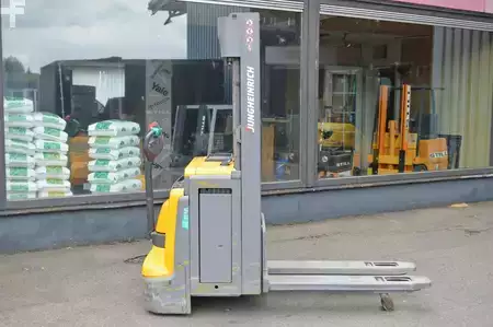 Hochhubwagen 2021  Jungheinrich EJC 214z (5)