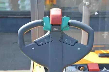 Hochhubwagen 2018  Jungheinrich EJC 110 (8)