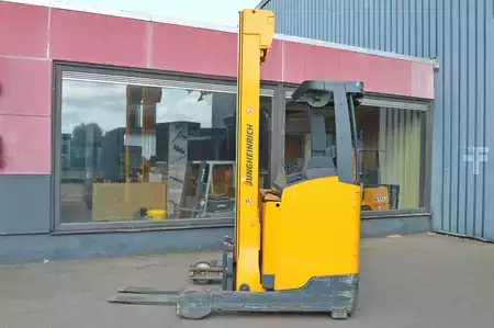 Chariots à mât rétractable 2015  Jungheinrich ETV 214  Batterie Bj. 2022 (2)