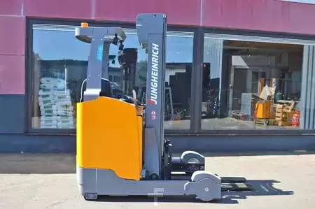 Schubmaststapler 2019  Jungheinrich ETV 320 (1)