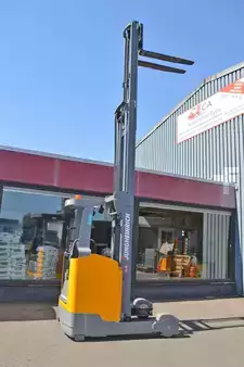 Schubmaststapler 2019  Jungheinrich ETV 320 (3)