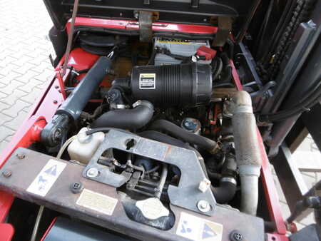 Diesel heftrucks 2012  Moffett M4-25.3 (6)