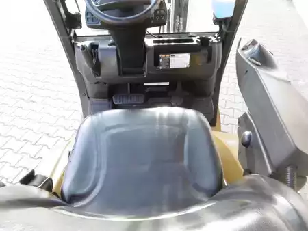 Empilhador diesel 2013  Yale GDP 20 SVX V2425 (5)