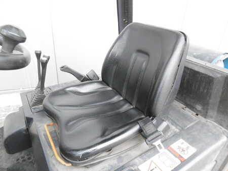 Treibgasstapler 2003  Still R 70-16 G (4)