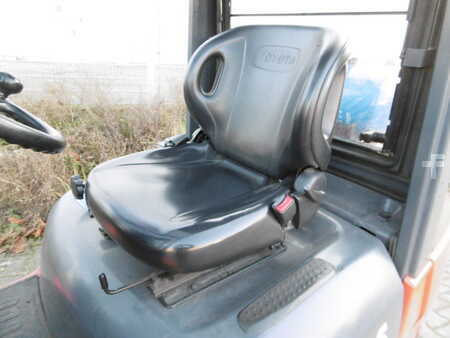 Gasoltruck 2004  Toyota 42-7FGF 25 (4)