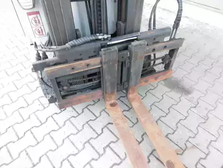 Treibgasstapler 2020  Still RX 70-16 T (9)