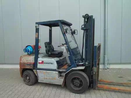 Carretilla elevadora GLP 1992  Komatsu FG 30 T -11E (2)