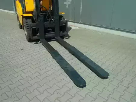 Treibgasstapler 2008  Jungheinrich TFG 540 GE 400ZT (9)