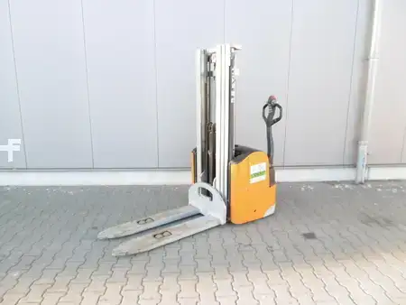 Apilador eléctrico 2012  Still EGV 16 (1)