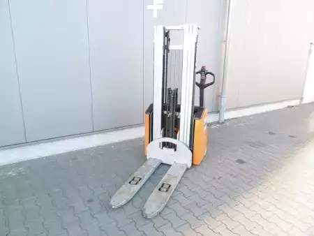Apilador eléctrico 2012  Still EGV 16 (7)