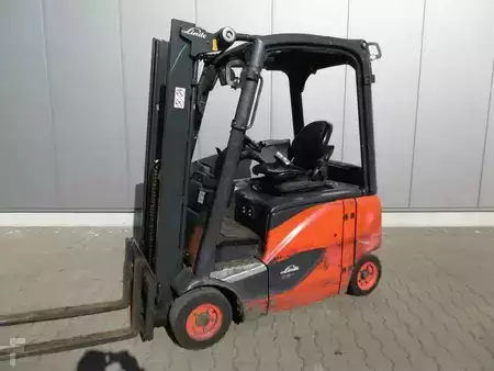 Chariots électriques à 4 roues 2015  Linde E 16 PH-02 / 386 (1)