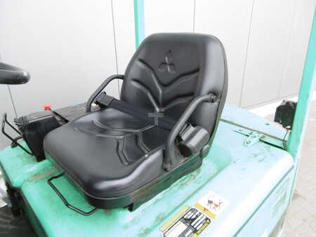 Carrelli elettrici 4 ruote 2004  Mitsubishi FB 25 K - PAC (3)