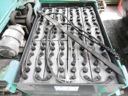 Carrelli elettrici 4 ruote 2004  Mitsubishi FB 25 K - PAC (6)