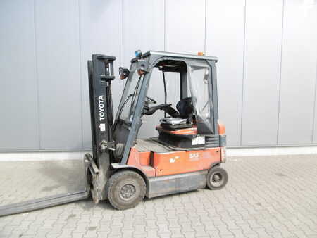 El Truck - 4-hjul 2012  Toyota 7 FBMF 25 (1)
