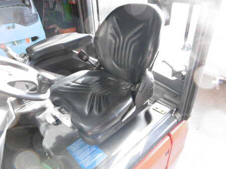 Elektryczne 3-kołowe 2012  Linde E 12 - 01 (4)