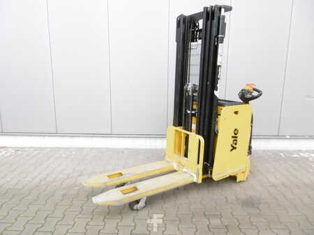 Ruční vysokozdvižný vozík 2012  Yale MS 16 AC (1)