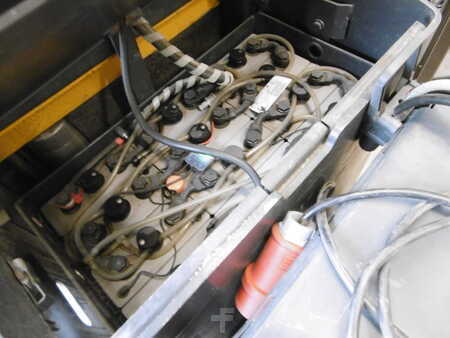 Prépateurs de commande horizontaux 2009  Jungheinrich ESE 120 (9)