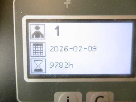 Retráctil 2011  BT RRE 160 (3)