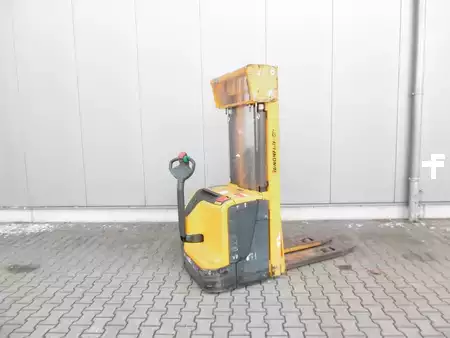 Hochhubwagen 2011  Jungheinrich EJC 220 (2)