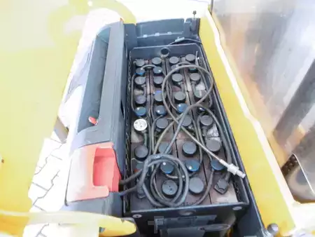 Hochhubwagen 2011  Jungheinrich EJC 220 (6)