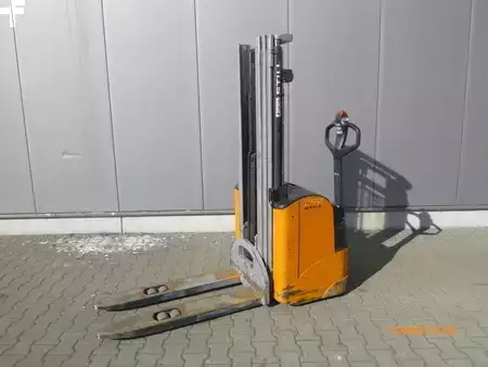 Magasemelésű béka 2004  Still EGV 16 (1)