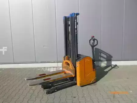 Magasemelésű béka 2000  Still EGV 16 (1)