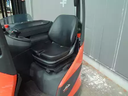 Schubmaststapler 2019  Linde R 16 HD (4)