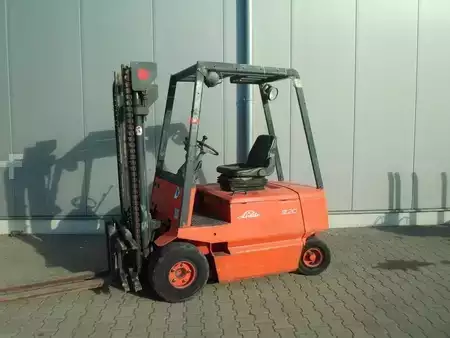 Elektro čtyřkolový VZV 1992  Linde E 20 / 325 (1)
