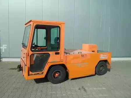 Schlepper 2010  VOLK EFZ40N (1)