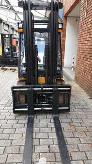 Treibgasstapler 2019 Hyundai 33L-9A (3)