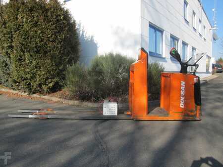 Horizontální vychystávací vozík 2017 Doosan LEKF 20 (1)