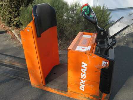 Horizontální vychystávací vozík 2017 Doosan LEKF 20 (4)