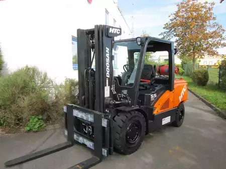 Chariots élévateurs GPL 2023  Doosan G 55 SC-7 (2)