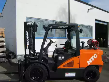 Chariots élévateurs GPL 2023  Doosan G 55 SC-7 (4)