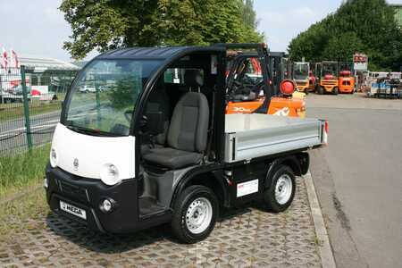 Platform trucks 2014 Iseki Mega E-Worker (1)